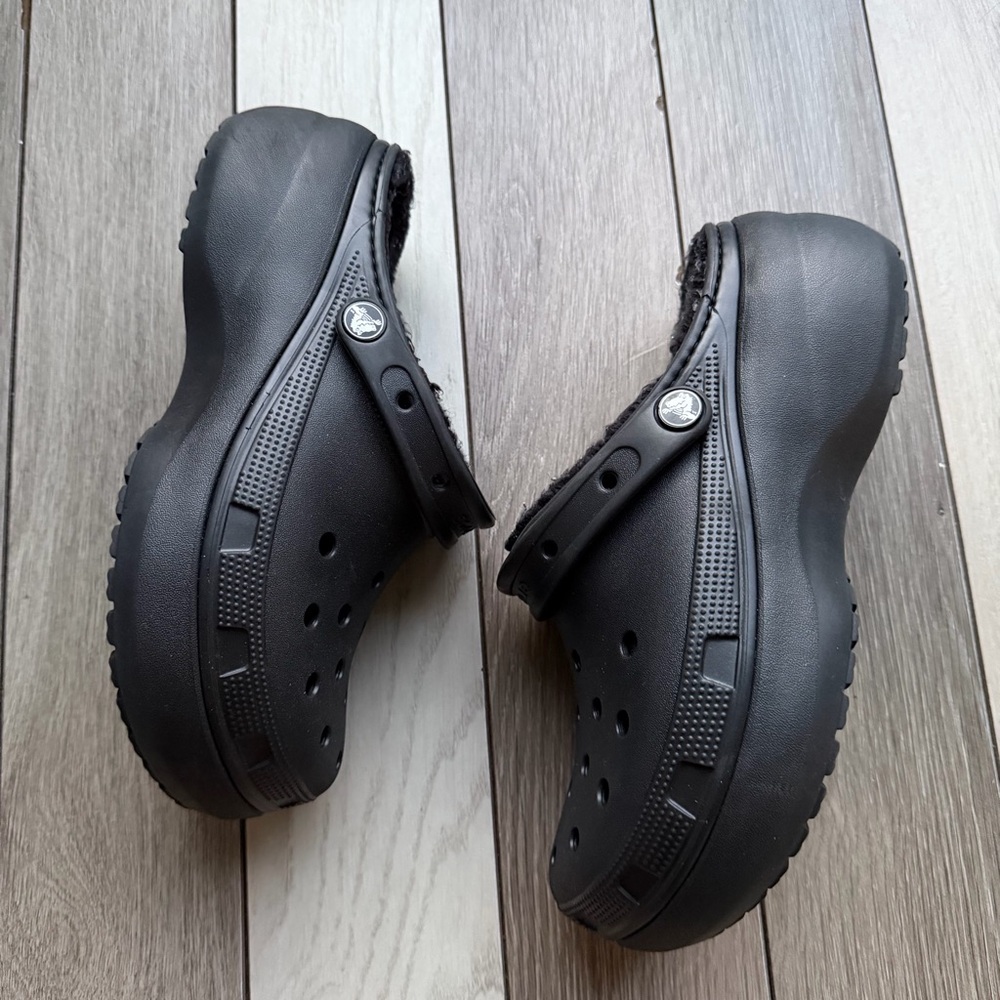 CROCS Black Platform Clogs